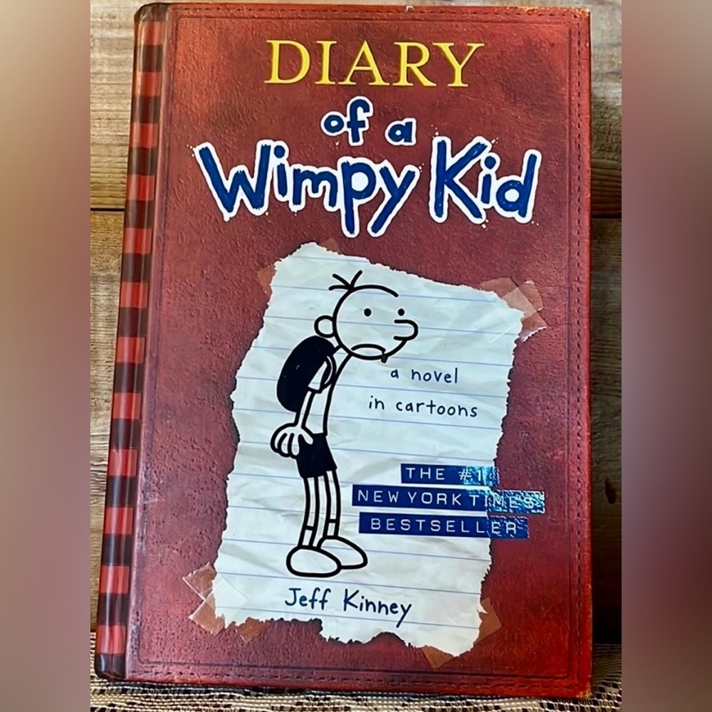 DIARY OF A WIMPY KID - Book 1 of the Series - Perfect for reluctant readers -